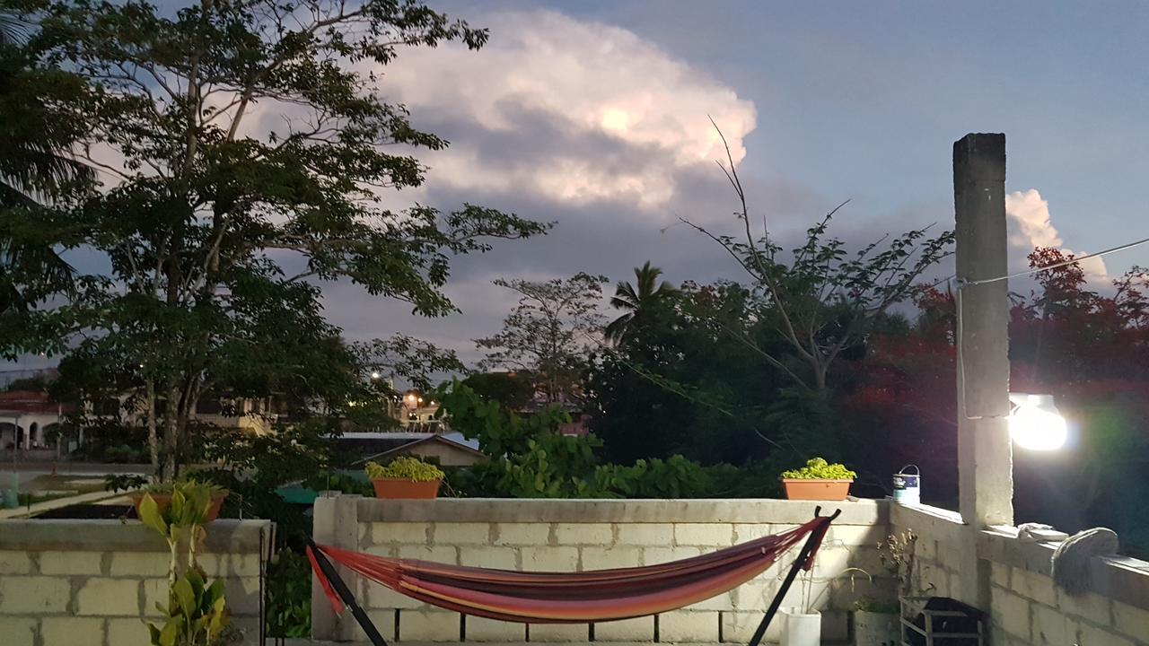 A Pousada Casa Ricky'S Orange Walk Exterior foto